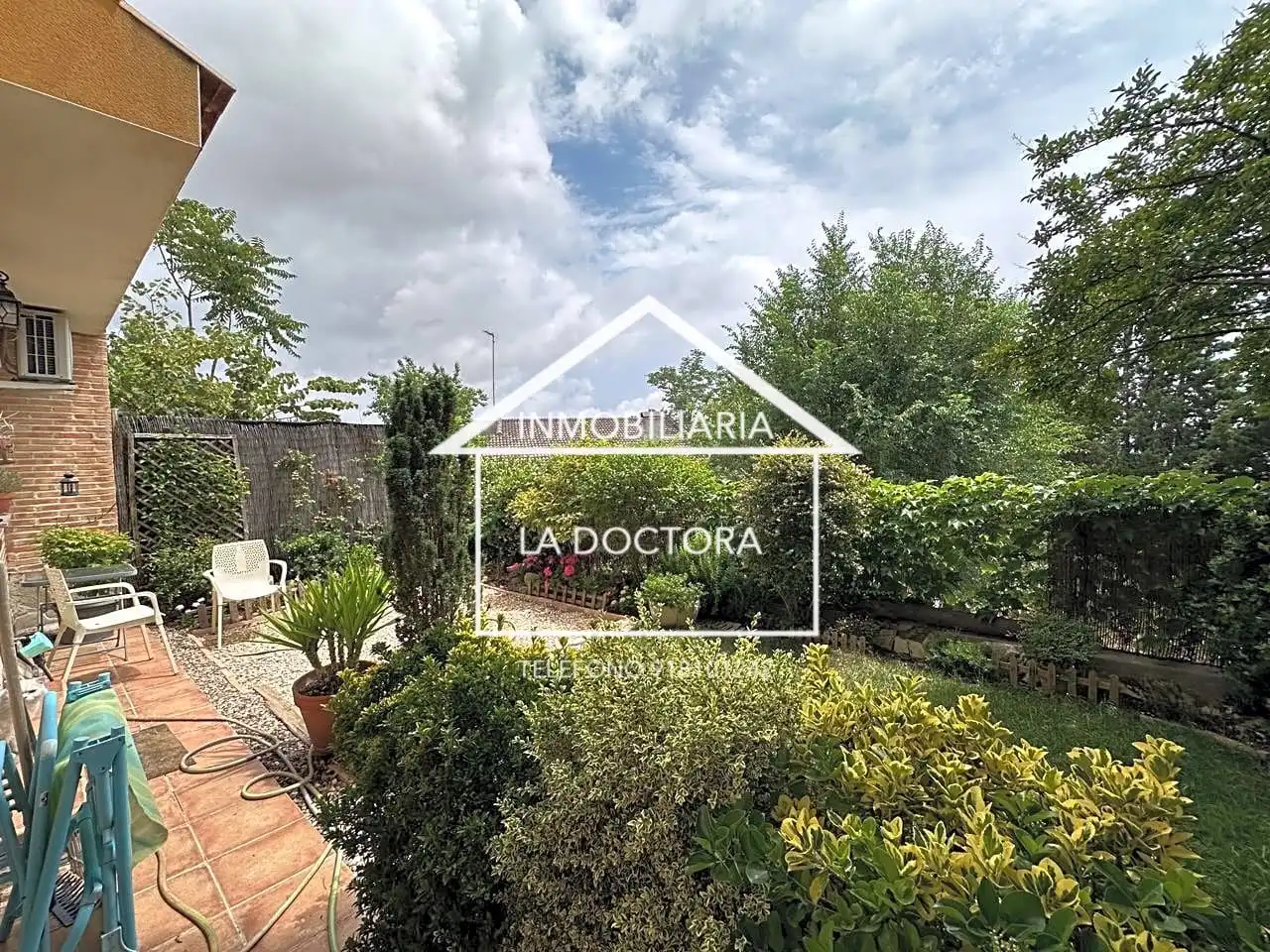 Casa adosada en venta en Erillas, Nombela