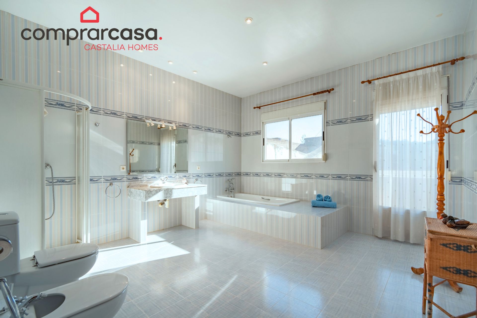 Bathroom of House or chalet for sale in Borriol  with Balcony
