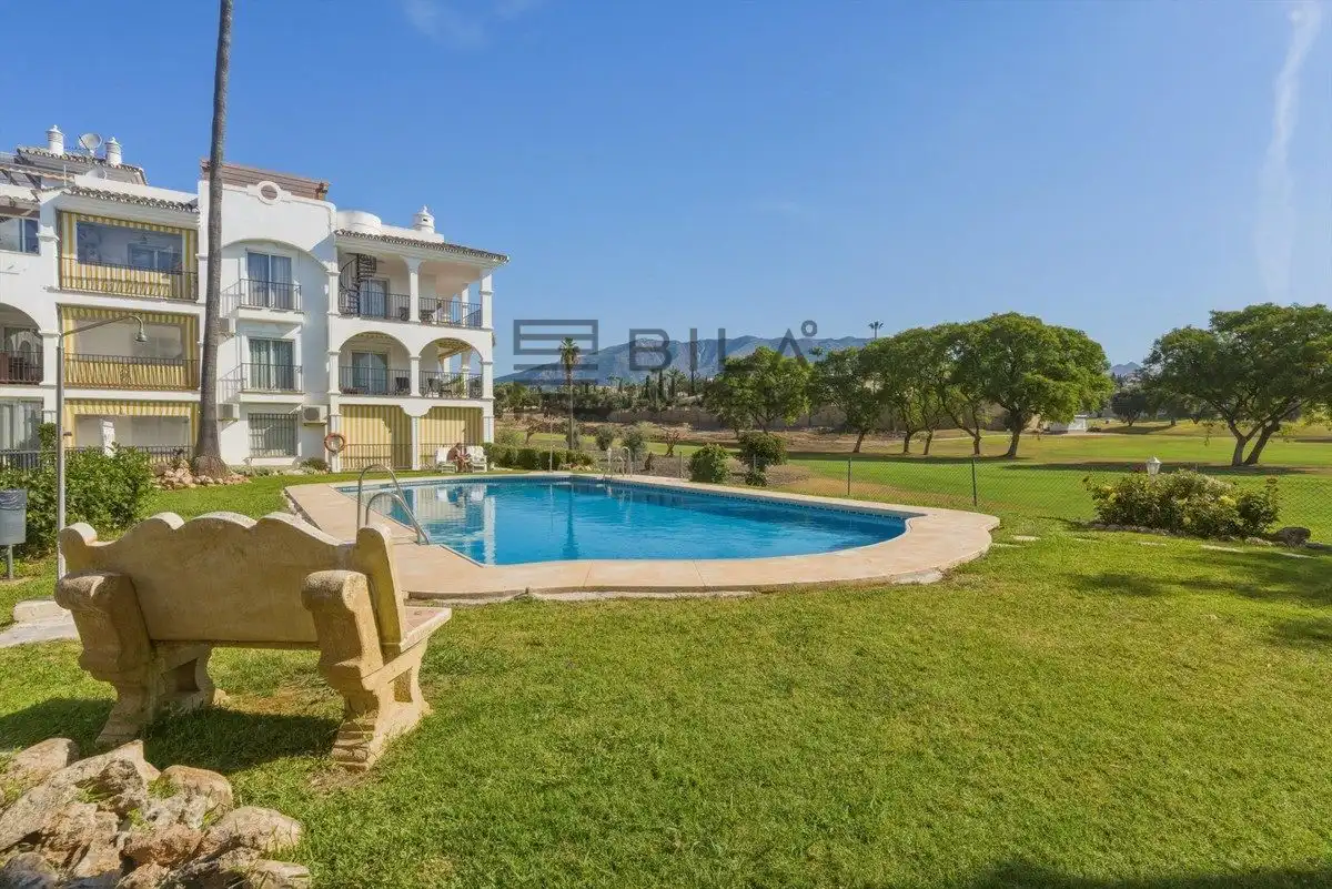 Flat for sale in La Siesta, Mijas Golf