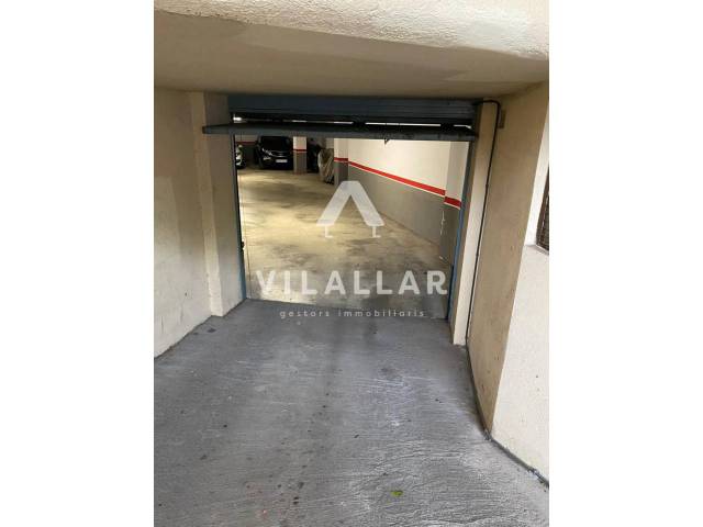 Garaje en Alquiler en Escultor Monjo en Centre