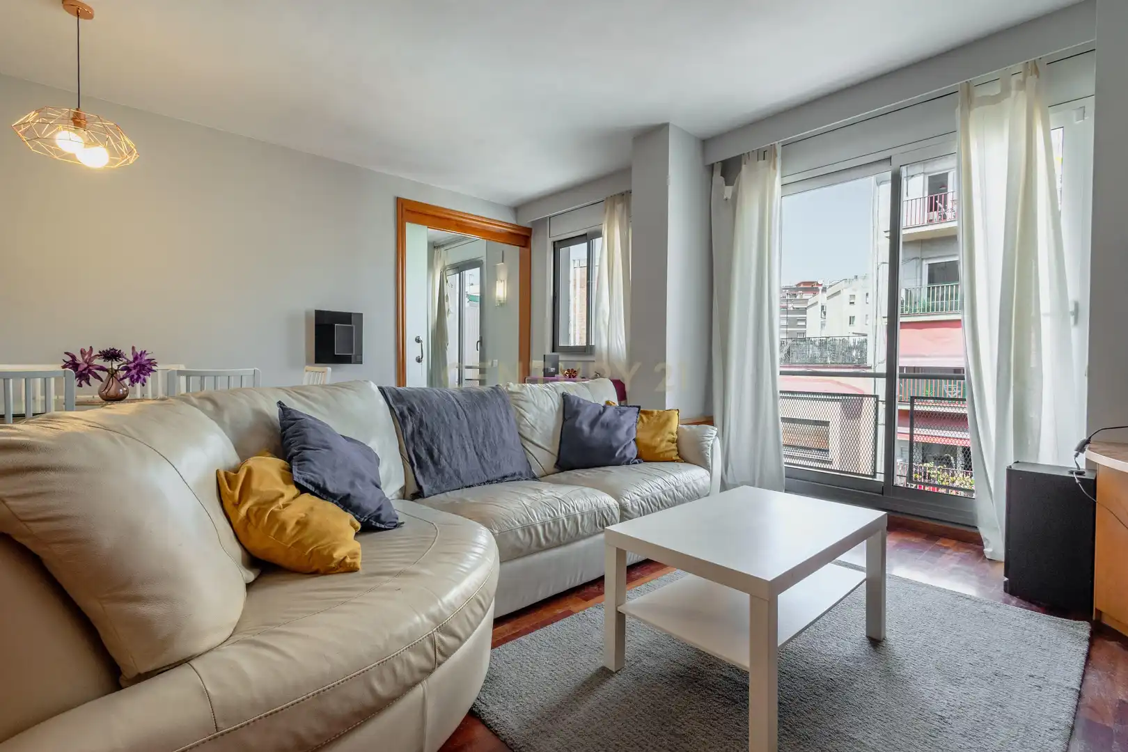 Wohnzimmer von Wohnungen zum Verkauf in L'Hospitalet de Llobregat mit Balkon