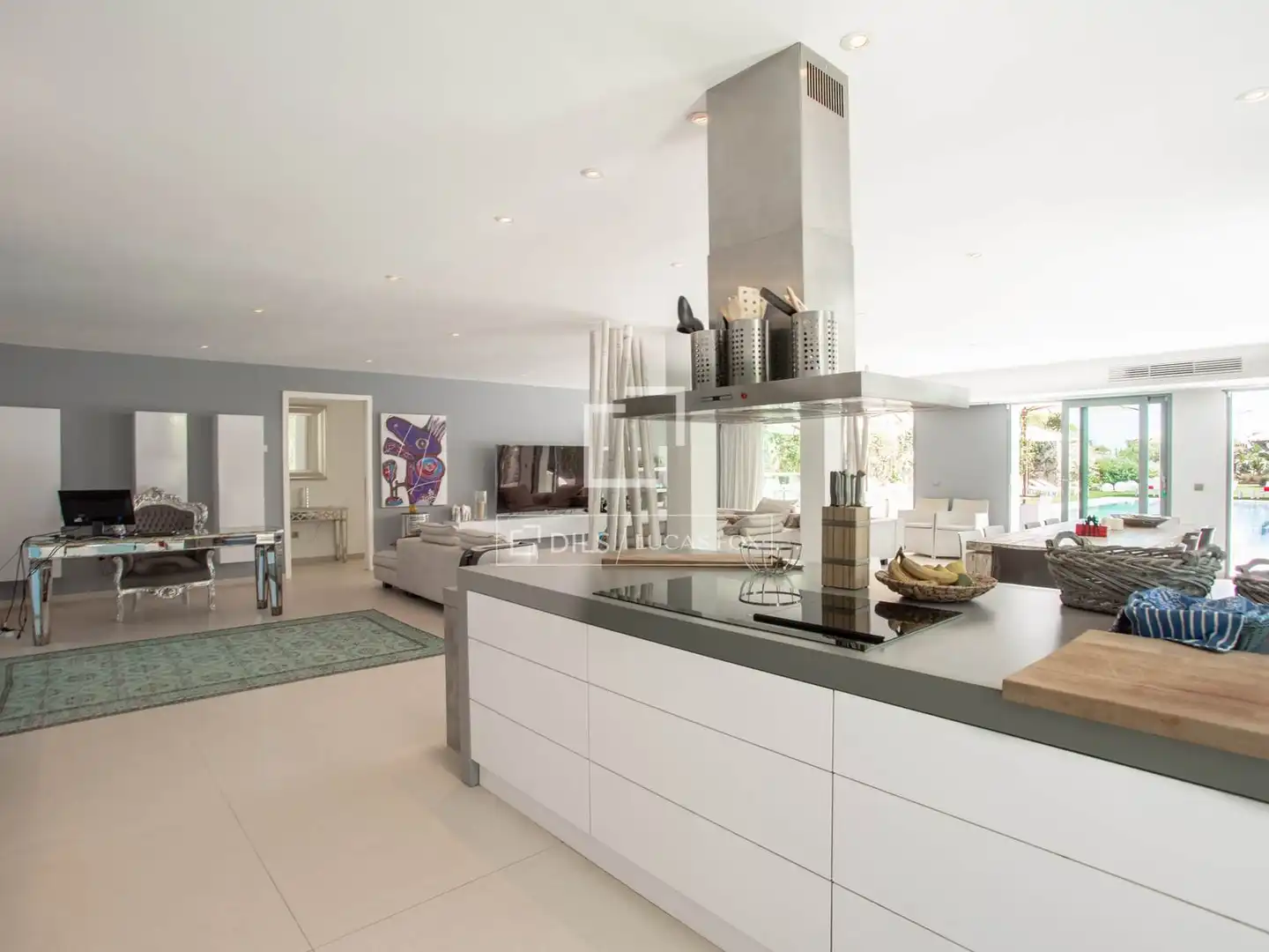 Cocina de Casa o chalet en venta en Santa Eulària des Riu con Aire acondicionado, Calefacción y Jardín privado