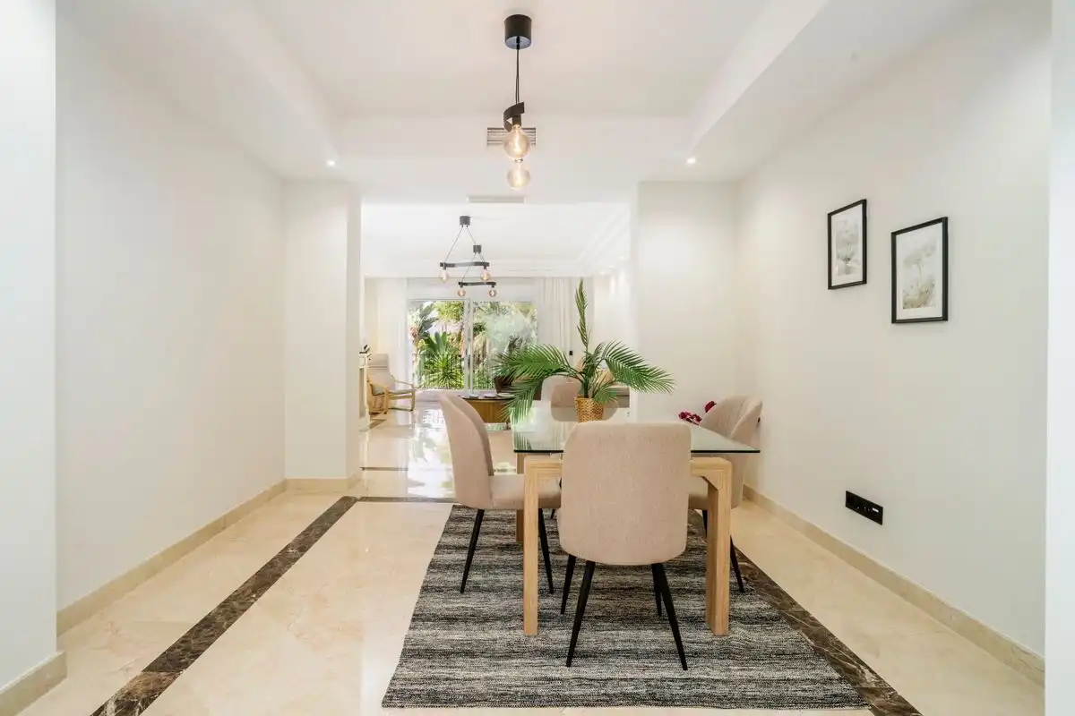 Comedor de Piso en venta en Marbella con Aire acondicionado, Calefacción y Jardín privado