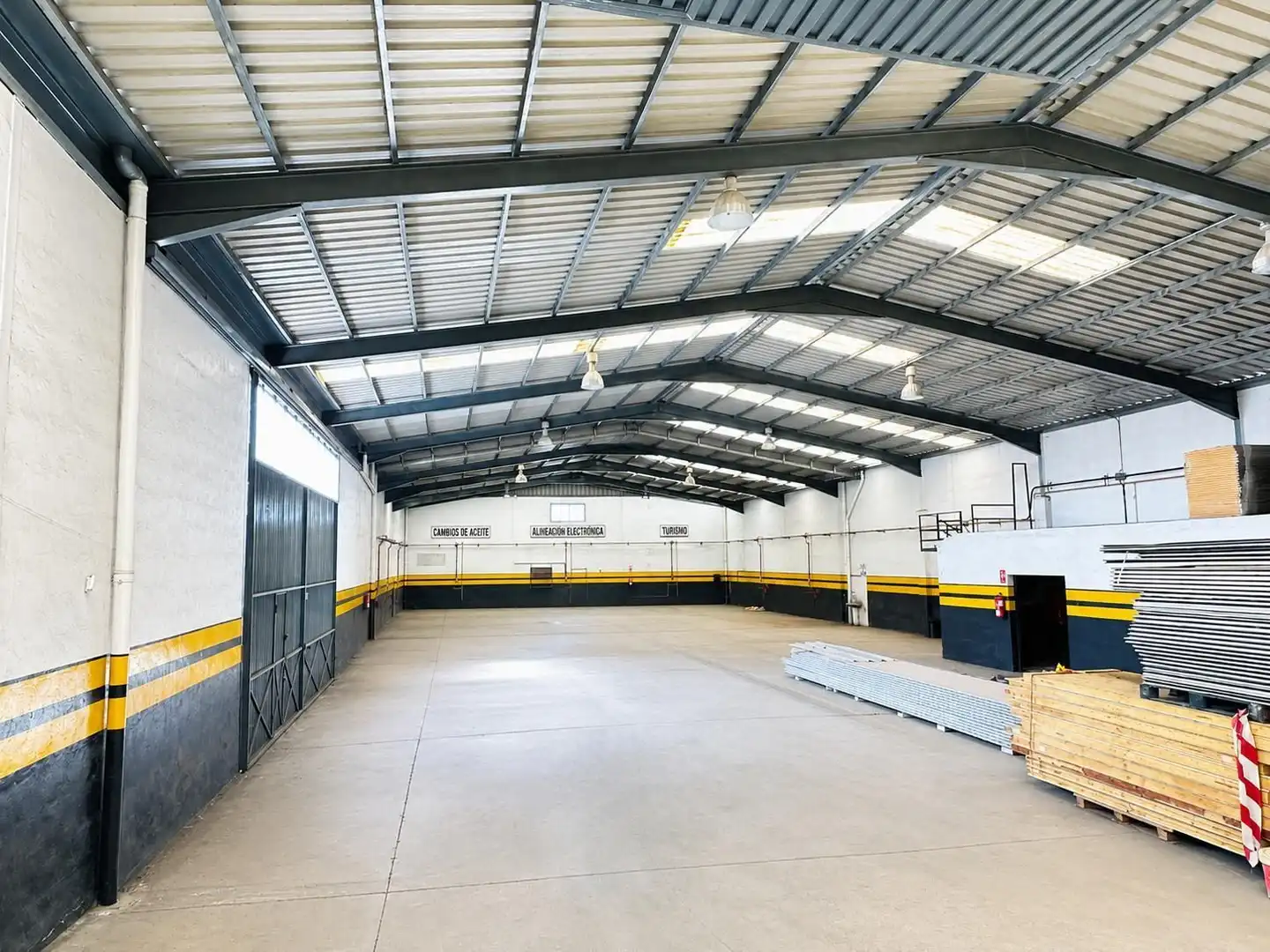 Außenansicht von Fabrikhallen zur Miete in Granadilla de Abona