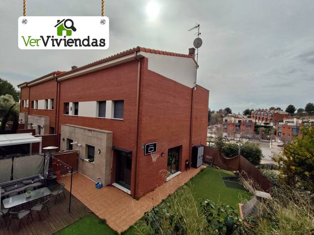 Casa-chalet en Venta en Sant Esteve Sesrovires