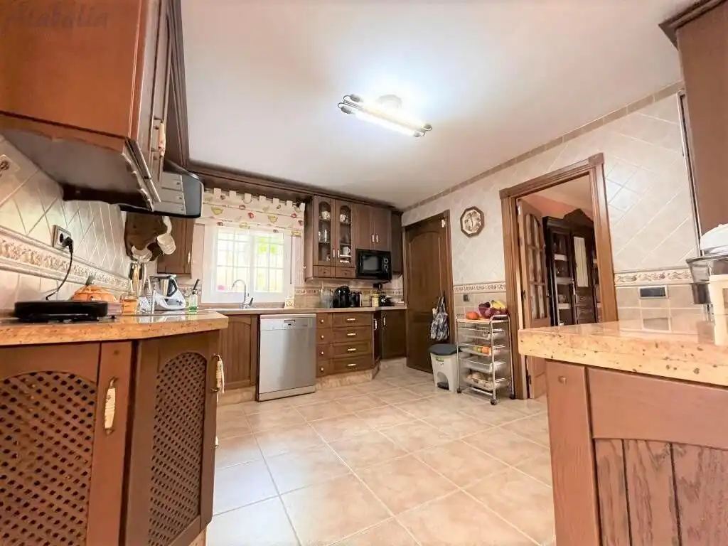Cocina de Casa o chalet en venta en Málaga con Aire acondicionado, Calefacción y Jardín privado