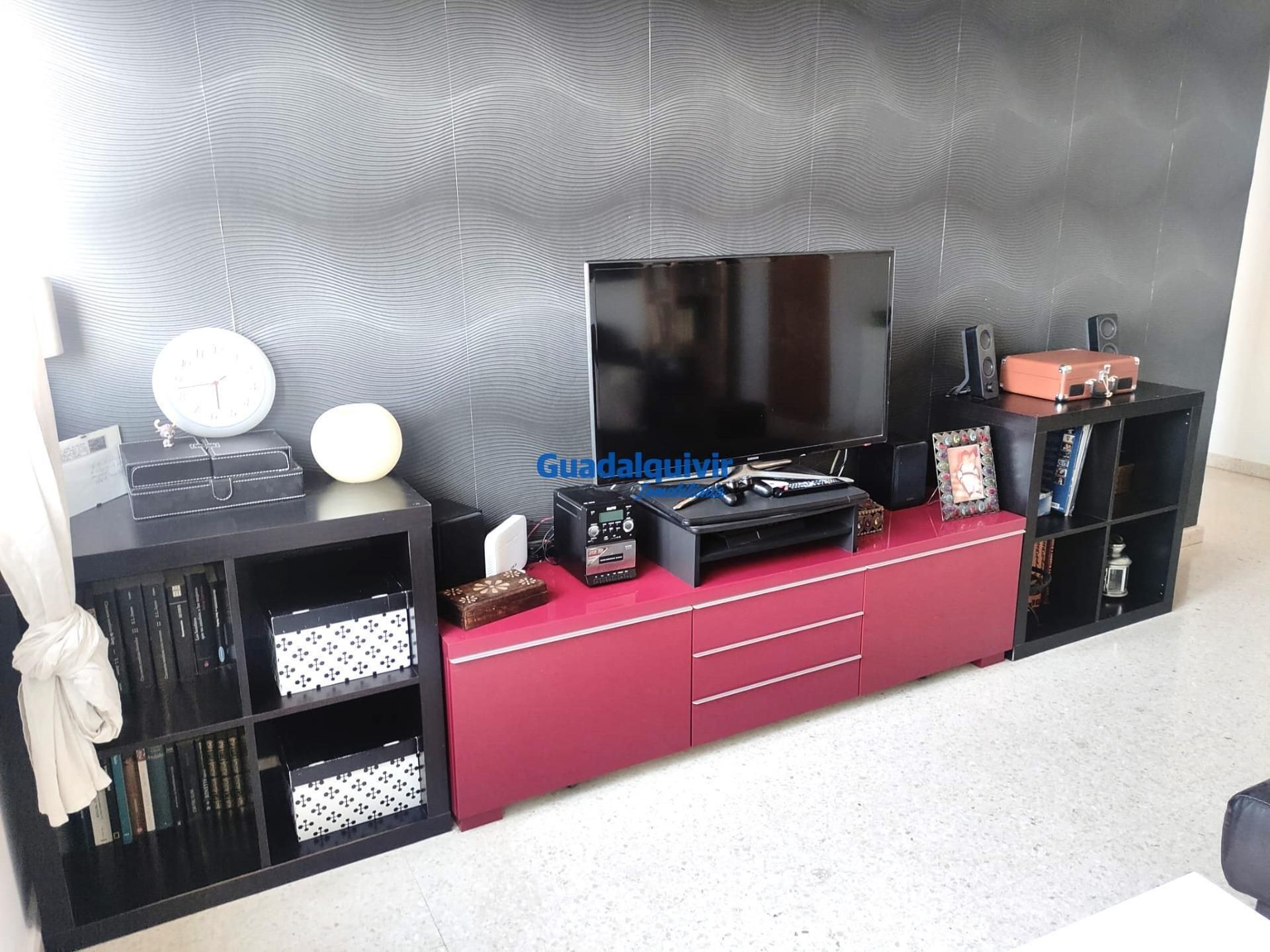 Living room of Flat for sale in  Sevilla Capital  with Air Conditioner and Storage room