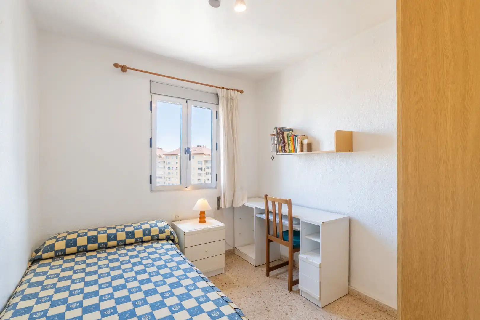 Bedroom of Flat for sale in Valencia  with Air Conditioner, Furnished and Oven
