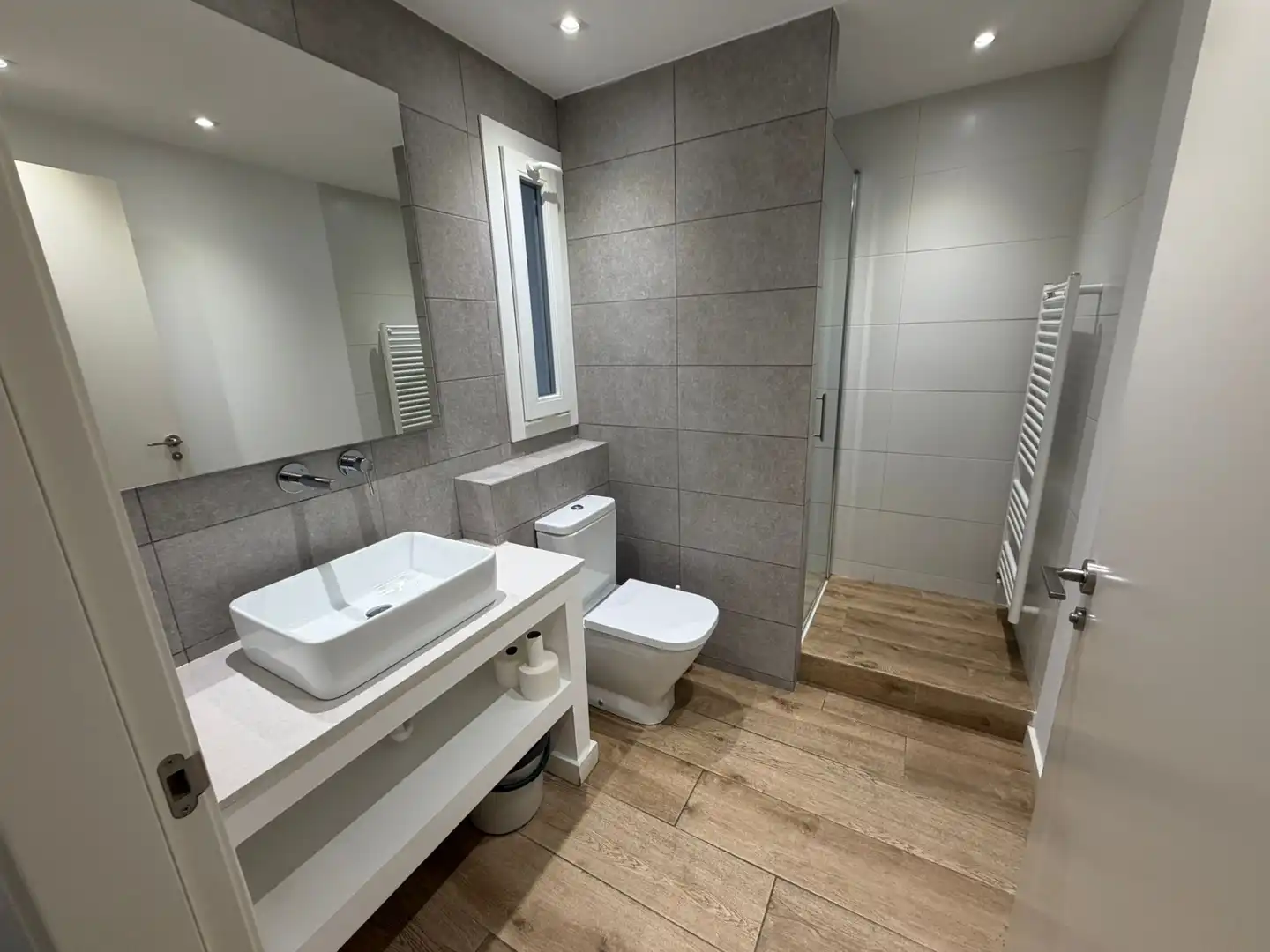 Baño de Piso de alquiler en Lleida con Aire acondicionado, Amueblado y Horno