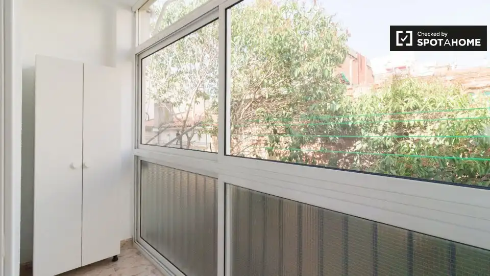 Terraza de Piso para compartir en Barcelona con Aire acondicionado, Calefacción y Amueblado