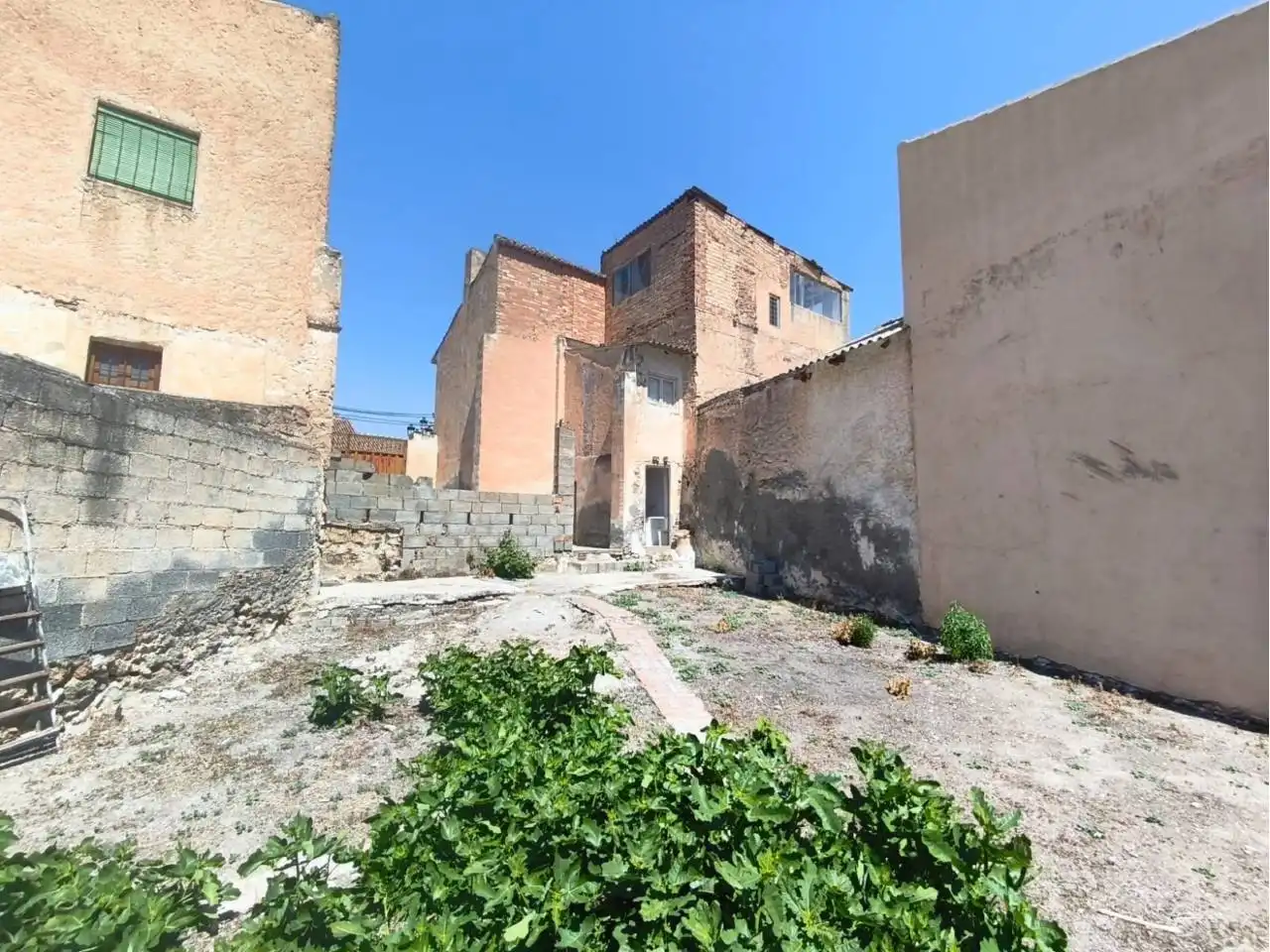 Houses for sale in Escúzar  with Private garden