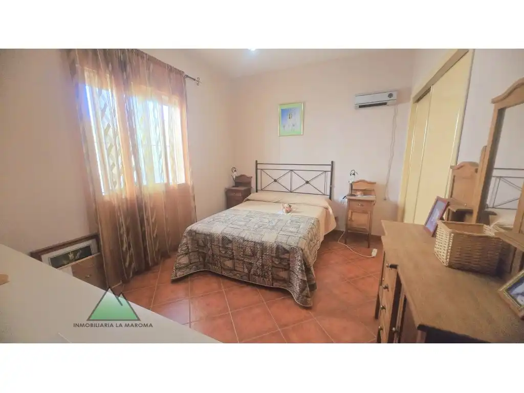 Dormitori de Casa o xalet en venda en Alcaucín amb Jardí privat i Terrassa