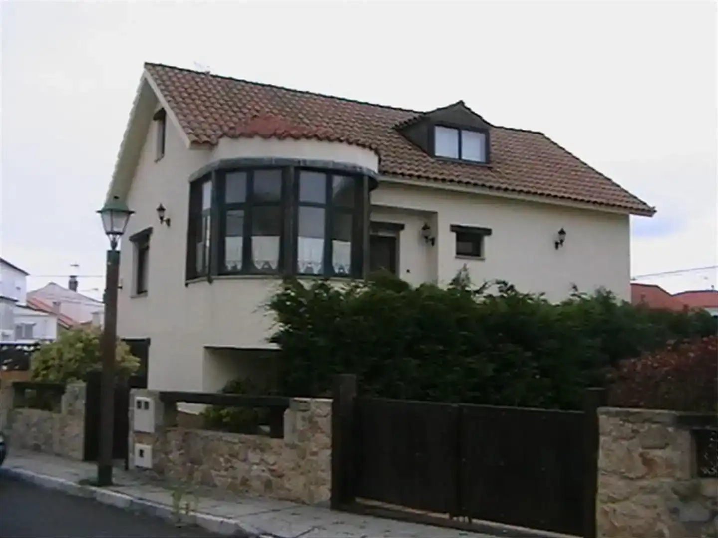 Vista exterior de Casa o xalet de lloguer en Ribeira amb Jardí privat, Forn i Rentadora