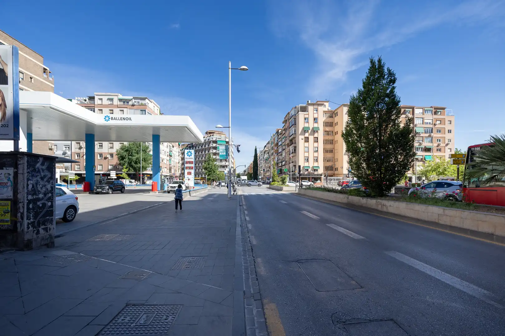 Vista exterior de Pis en venda en Granada amb Calefacció, Traster i Balcó