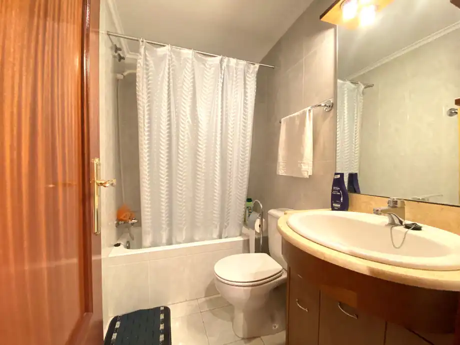 Baño de Piso en venta en Vitoria - Gasteiz con Calefacción, Parquet y Terraza