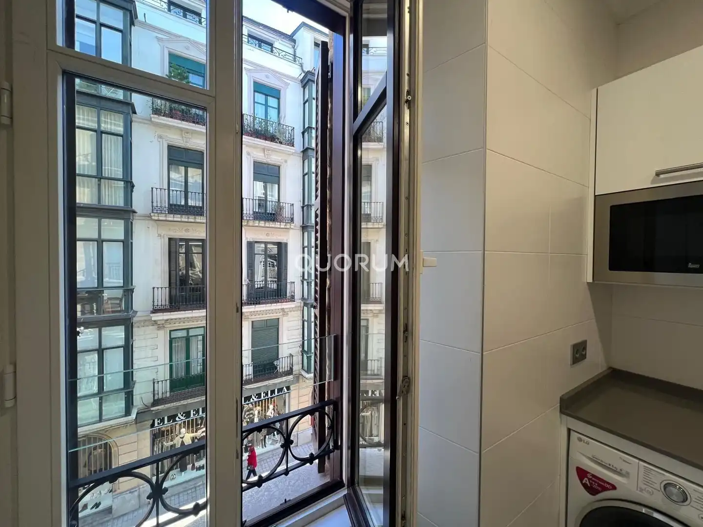Habitación de Piso de alquiler en Bilbao  con Calefacción, Parquet y Balcón