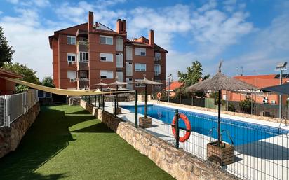 Piscina de Pis en venda en Boadilla del Monte amb Calefacció, Terrassa i Traster