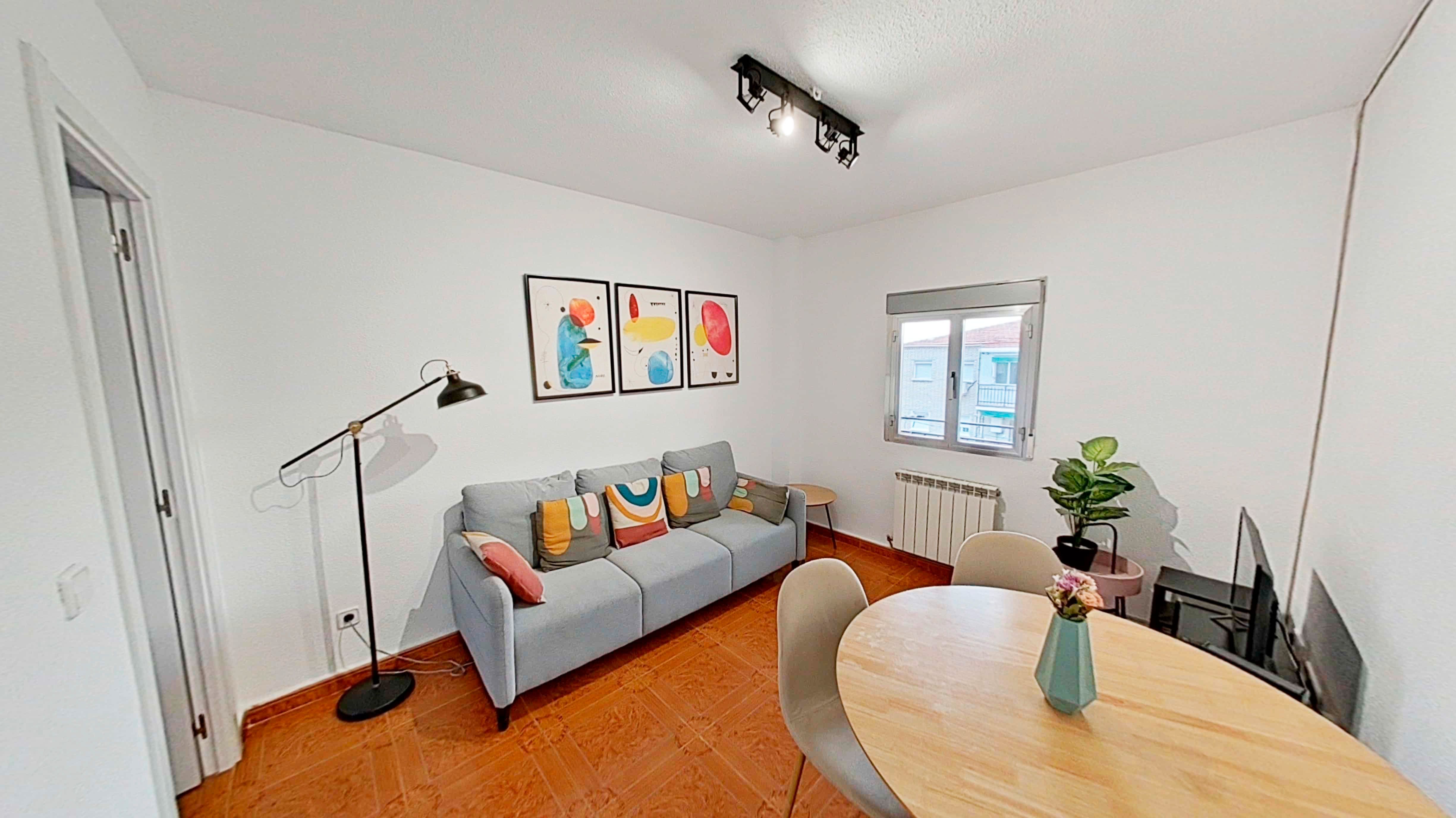 Sala d'estar de Pis de lloguer en Leganés amb Calefacció, Terrassa i Moblat