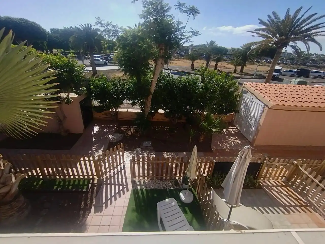 Vista exterior de Dúplex en venda en San Bartolomé de Tirajana amb Aire condicionat, Jardí privat i Terrassa
