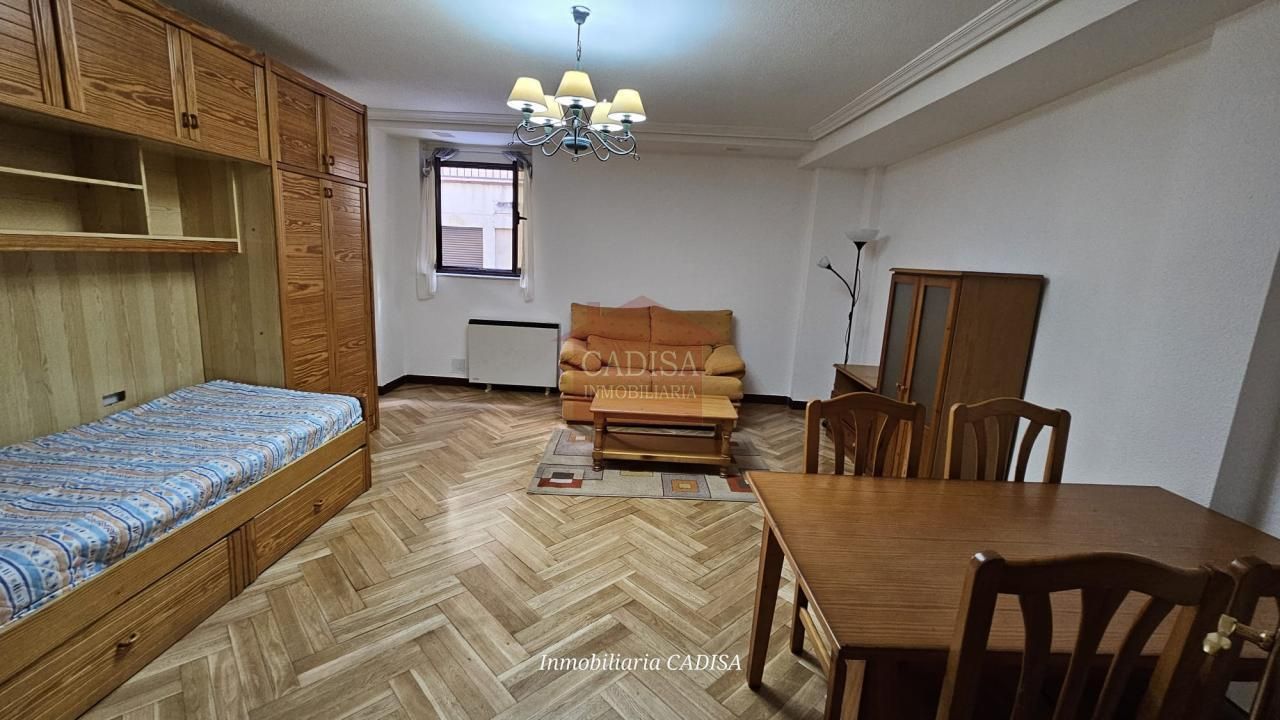 Estudi de lloguer en Salamanca Capital amb Calefacció, Parquet i Moblat