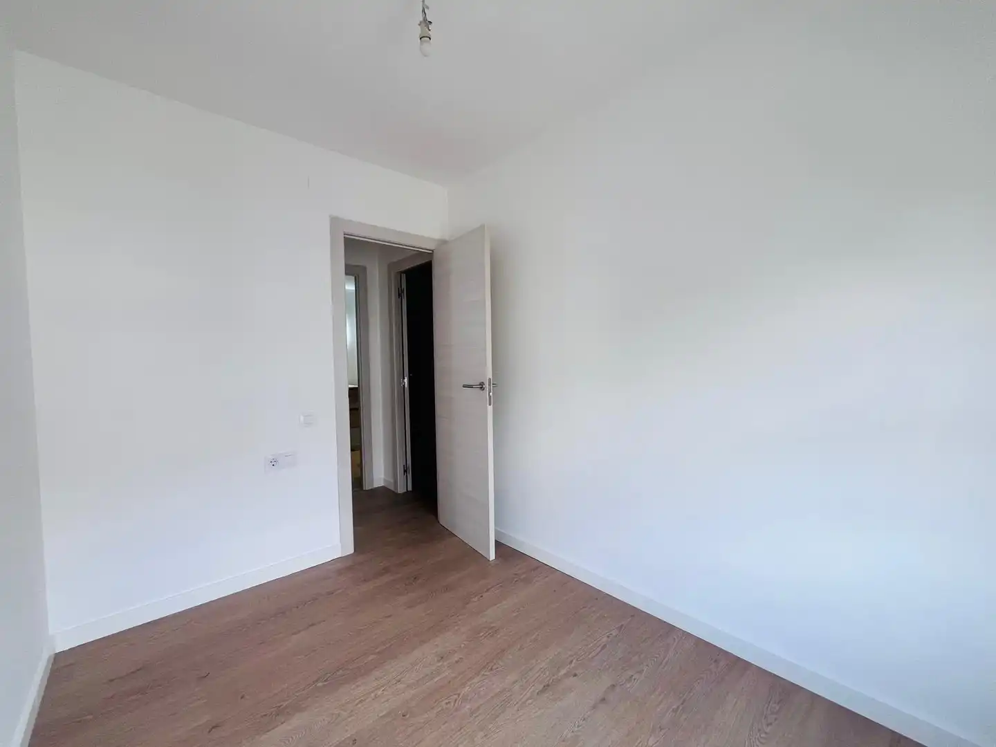 Schlafzimmer von Wohnung zum Verkauf in Vilanova i la Geltrú mit Parkett und Balkon
