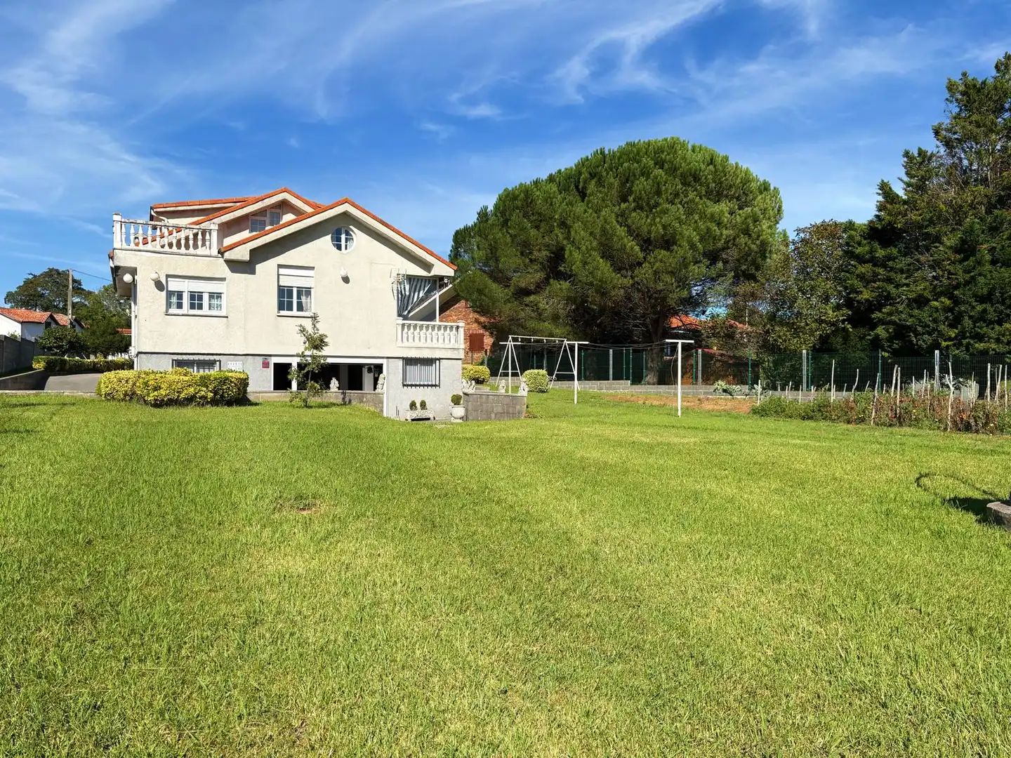 House with terrace for sale in Avenida La Constitución 7