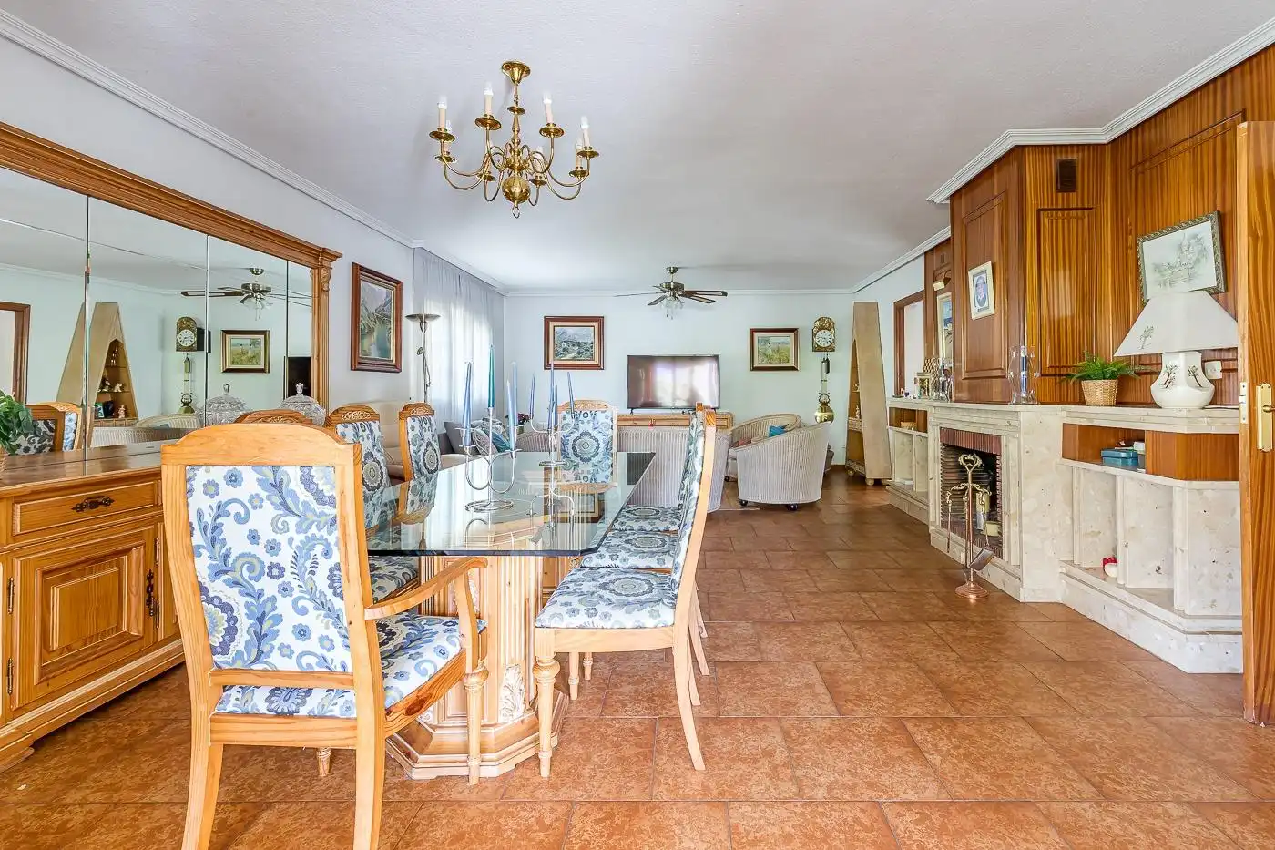 Comedor de Casa o chalet en venta en San Lorenzo de El Escorial con Calefacción, Alarma y Piscina comunitaria
