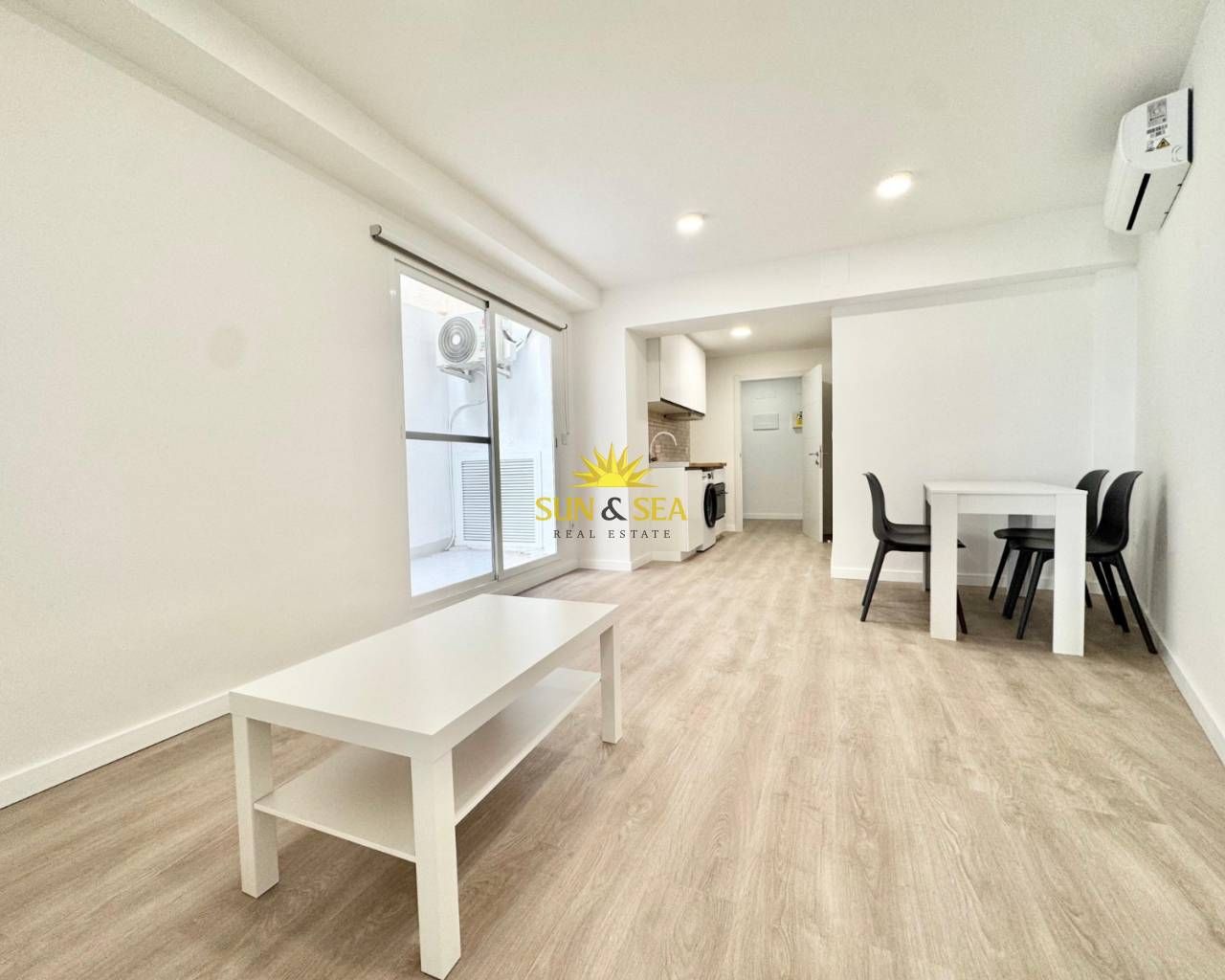 Vista exterior de Pis de lloguer en El Campello amb Aire condicionat, Calefacció i Parquet