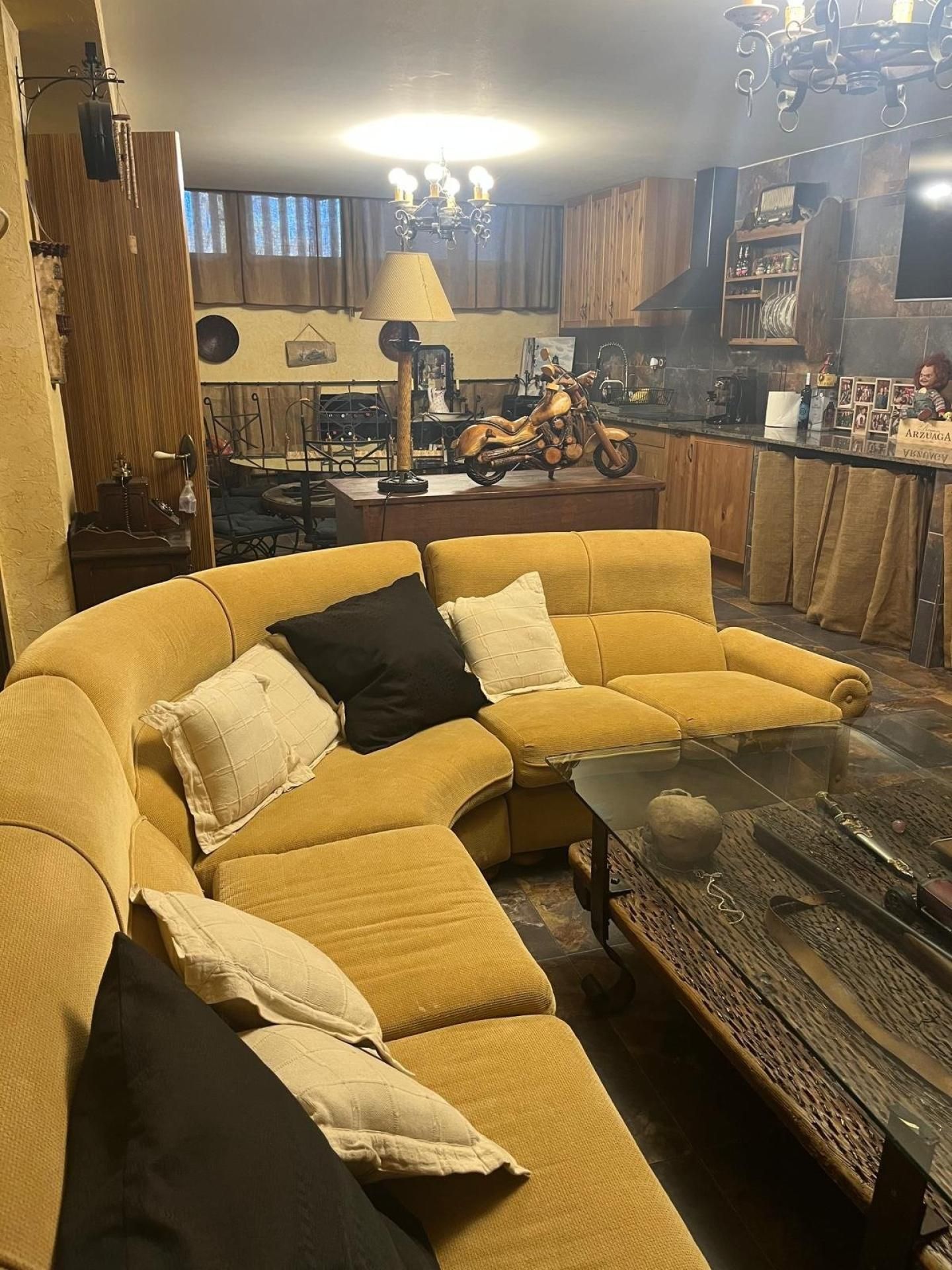 Sala d'estar de Casa o xalet en venda en Almansa amb Aire condicionat, Terrassa i Balcó