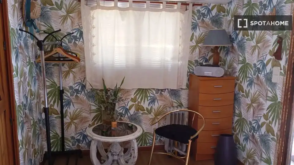 Bedroom of Flat for rent in Madrid  with Air Conditioner, Heating and Furnished