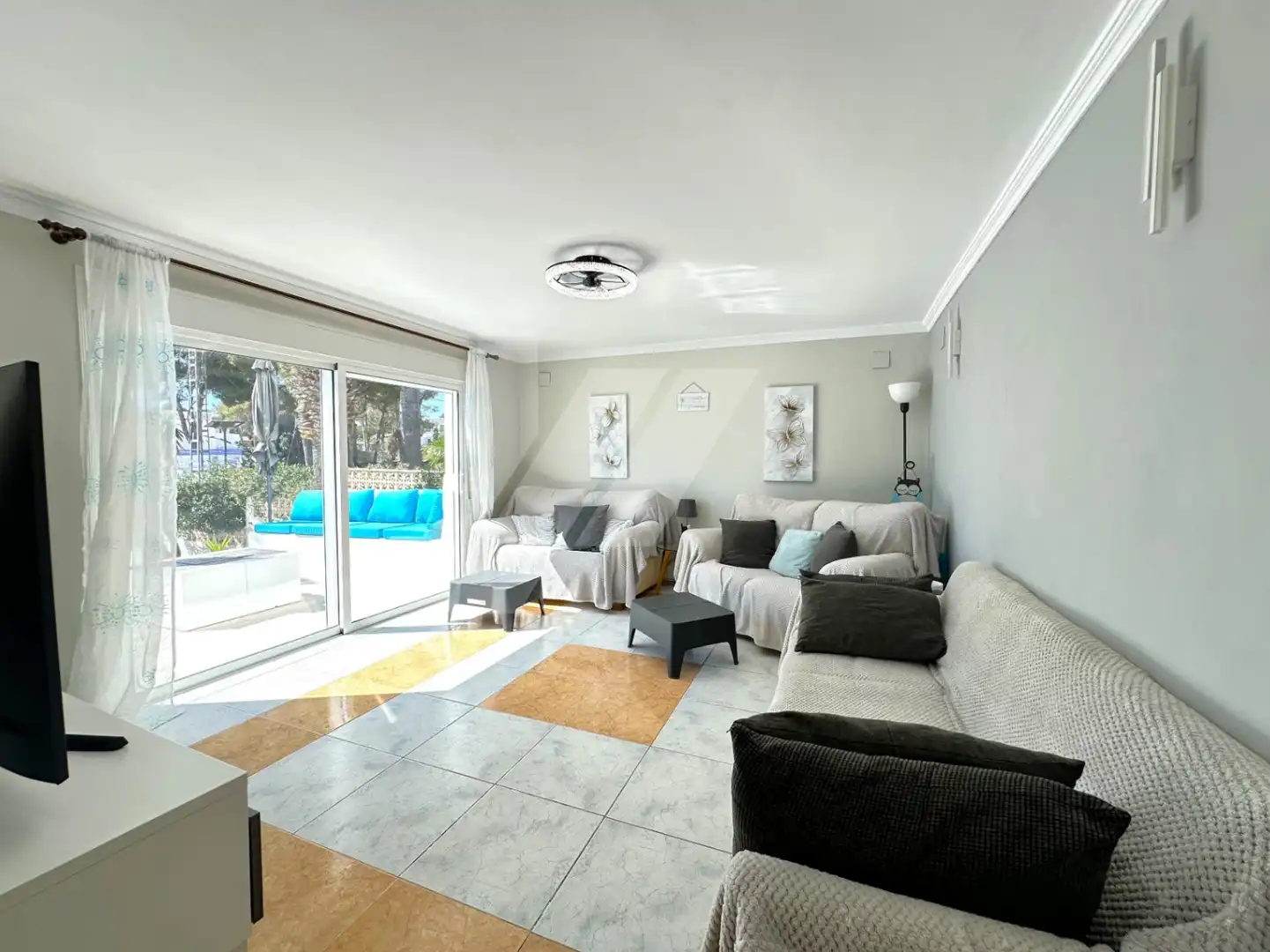 Sala d'estar de Casa o xalet en venda en Moraira amb Aire condicionat, Calefacció i Jardí privat