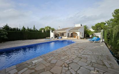 Vista exterior de Casa o xalet en venda en L'Ametlla de Mar  amb Jardí privat i Piscina