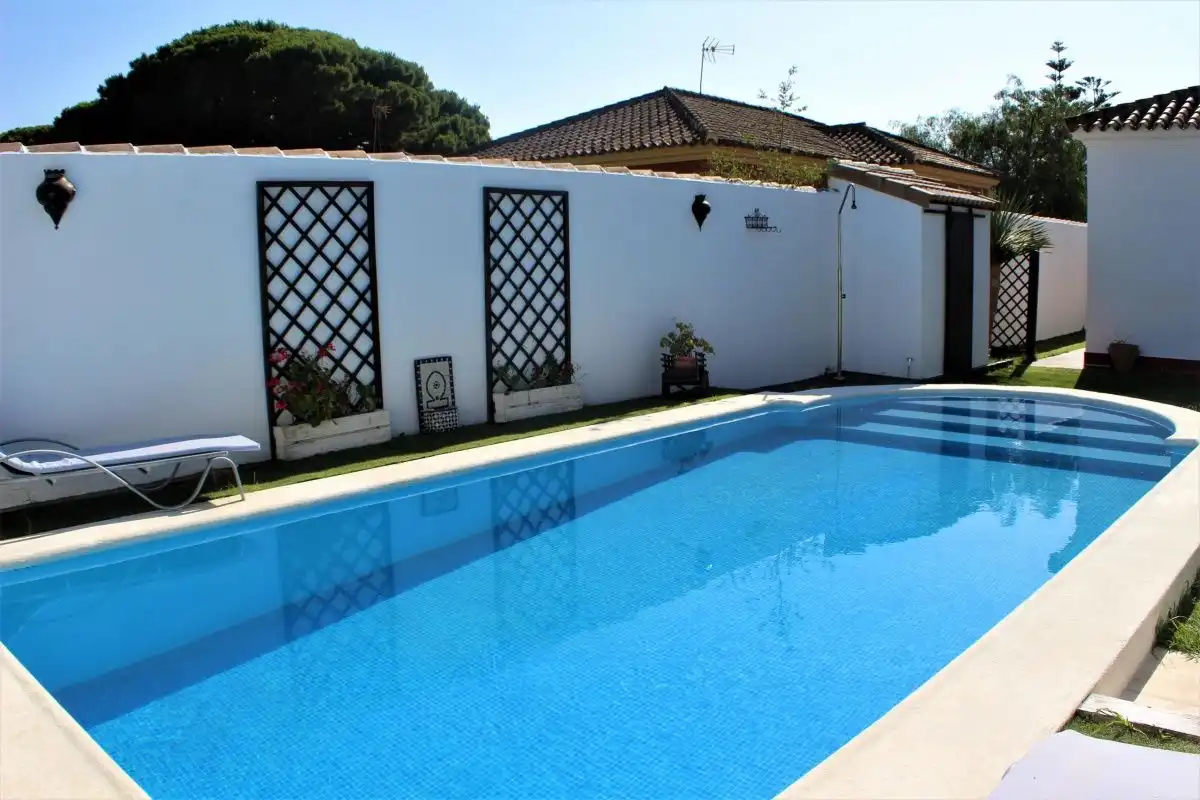 Piscina de Casa o xalet de lloguer en Chiclana de la Frontera amb Jardí privat, Terrassa i Piscina