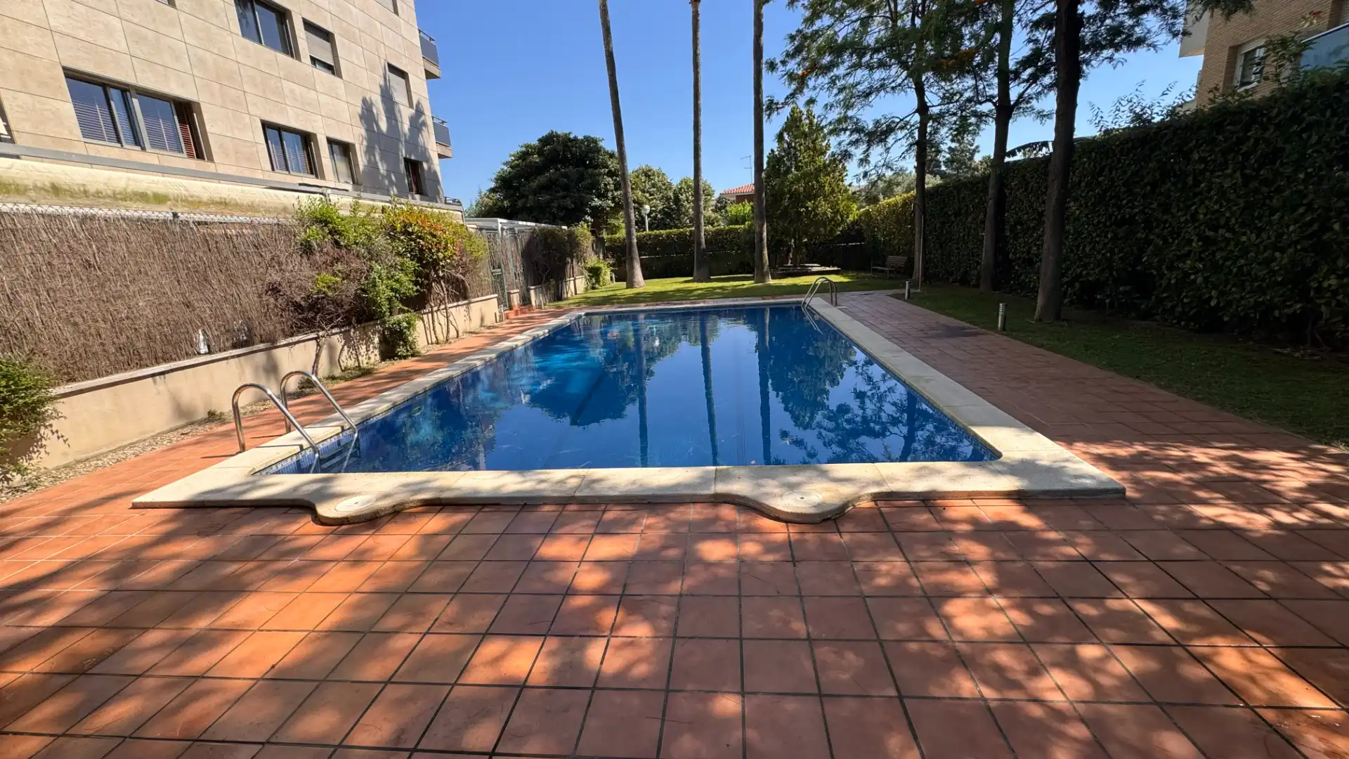 Piscina de Planta baja en venta en Salou con Aire acondicionado, Calefacción y Jardín privado