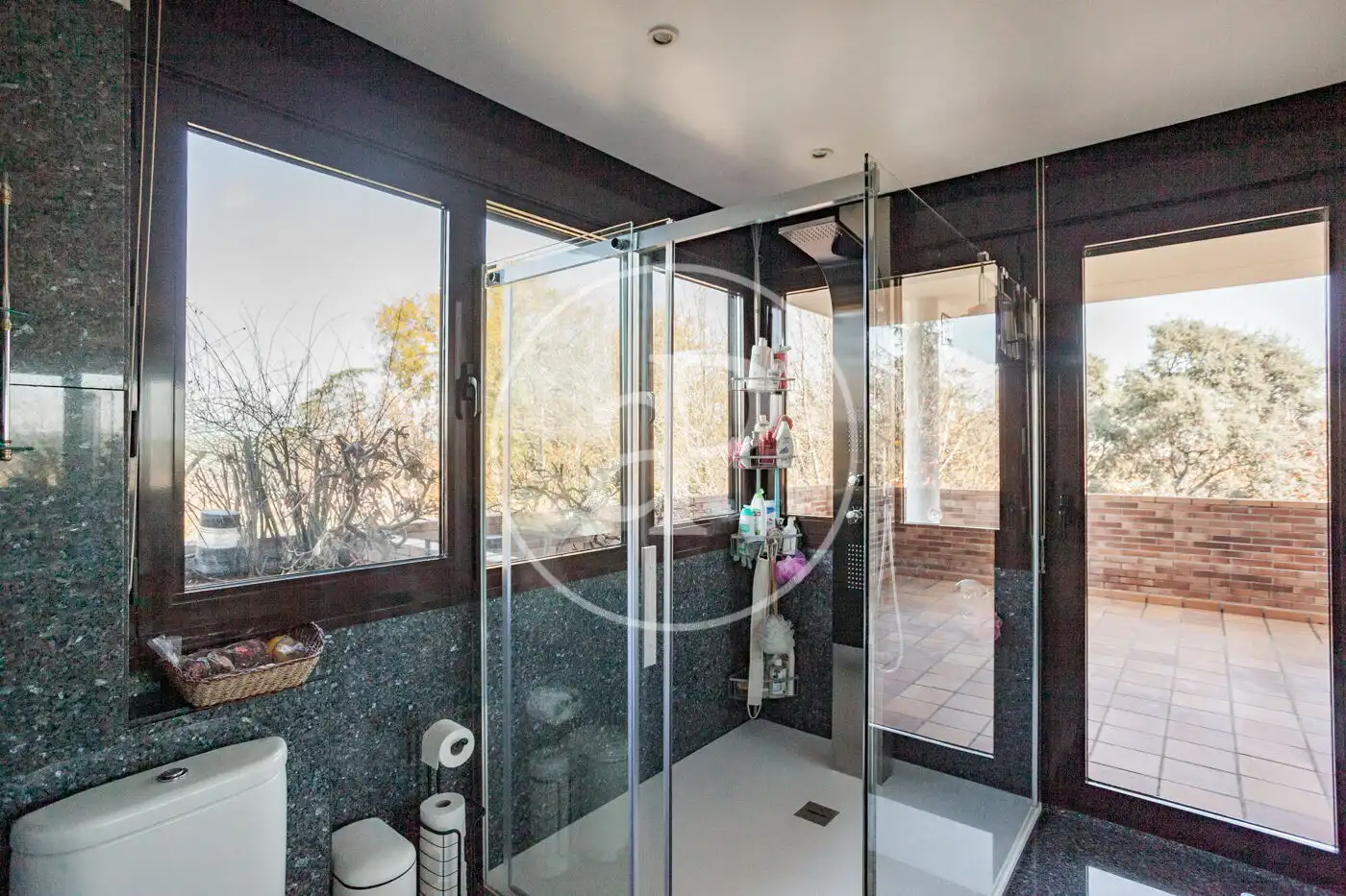 Baño de Casa o chalet en venta en Pozuelo de Alarcón con Aire acondicionado, Calefacción y Jardín privado