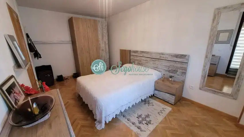 Dormitori de Casa o xalet en venda en Segovia amb Calefacció, Parquet i Terrassa