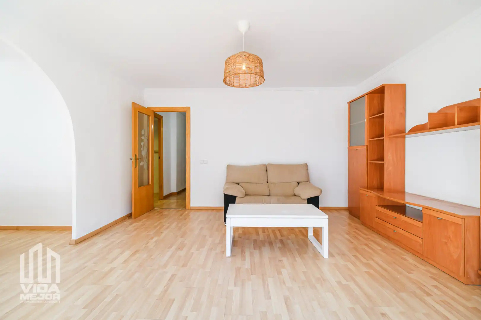 Sala d'estar de Pis en venda en Vilanova i la Geltrú amb Parquet i Balcó