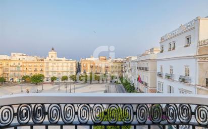 Exterior view of Flat for sale in  Cádiz Capital  with Air Conditioner and Balcony