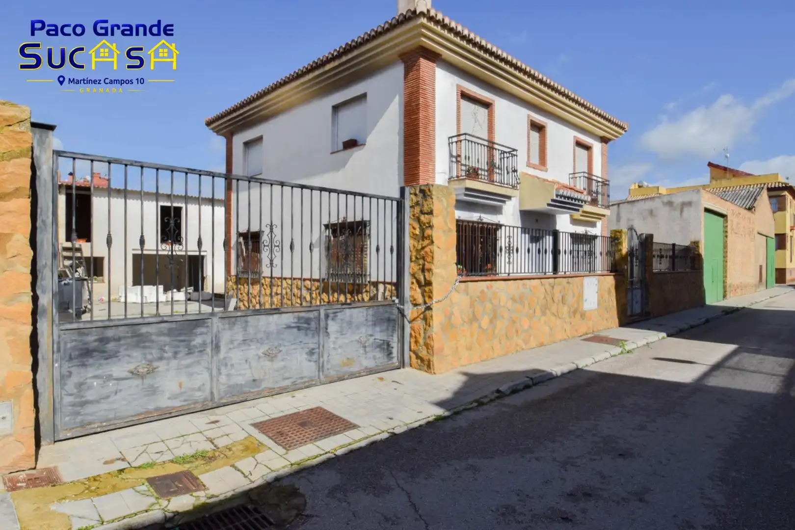 Casa en venda a Calle de Granada