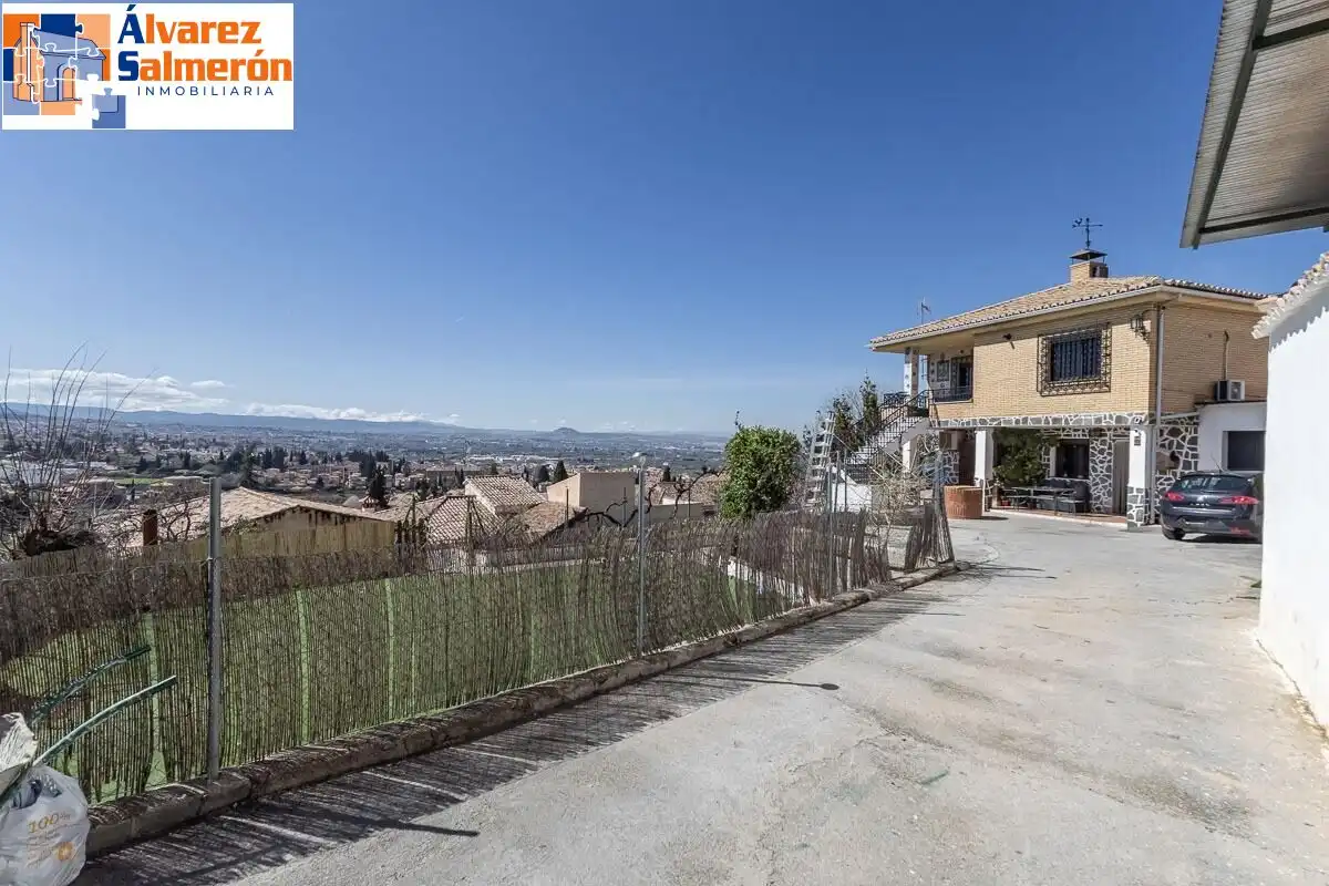 House with garden for sale in Calle MOLINILLO