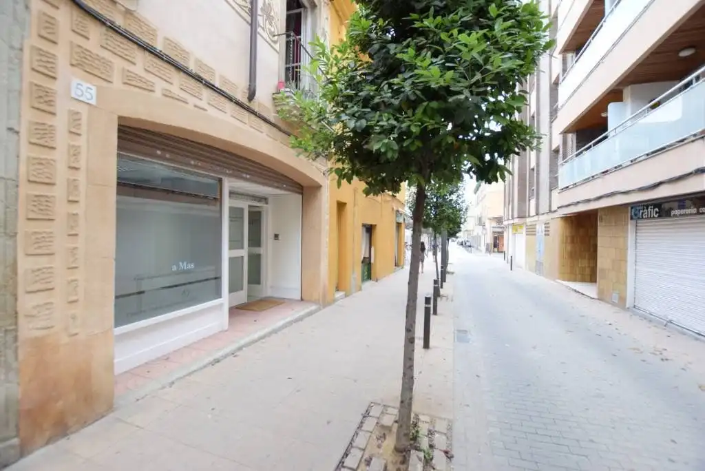Business premises to rent in Centre