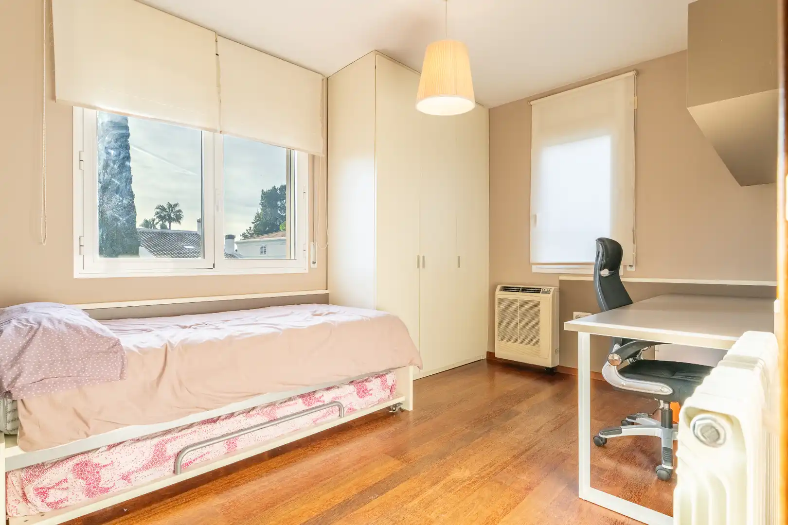 Schlafzimmer von Haus oder Chalet zum Verkauf in Reus mit Privatgarten, Parkett und Schwimmbad