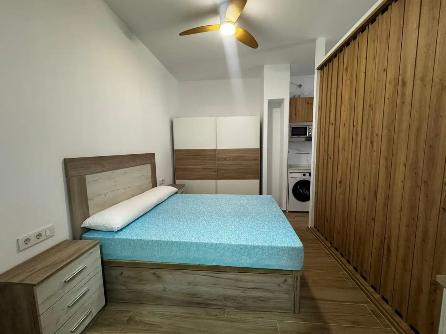 Bedroom of Flat for rent in Córdoba  with Air Conditioner, Heating and Balcony