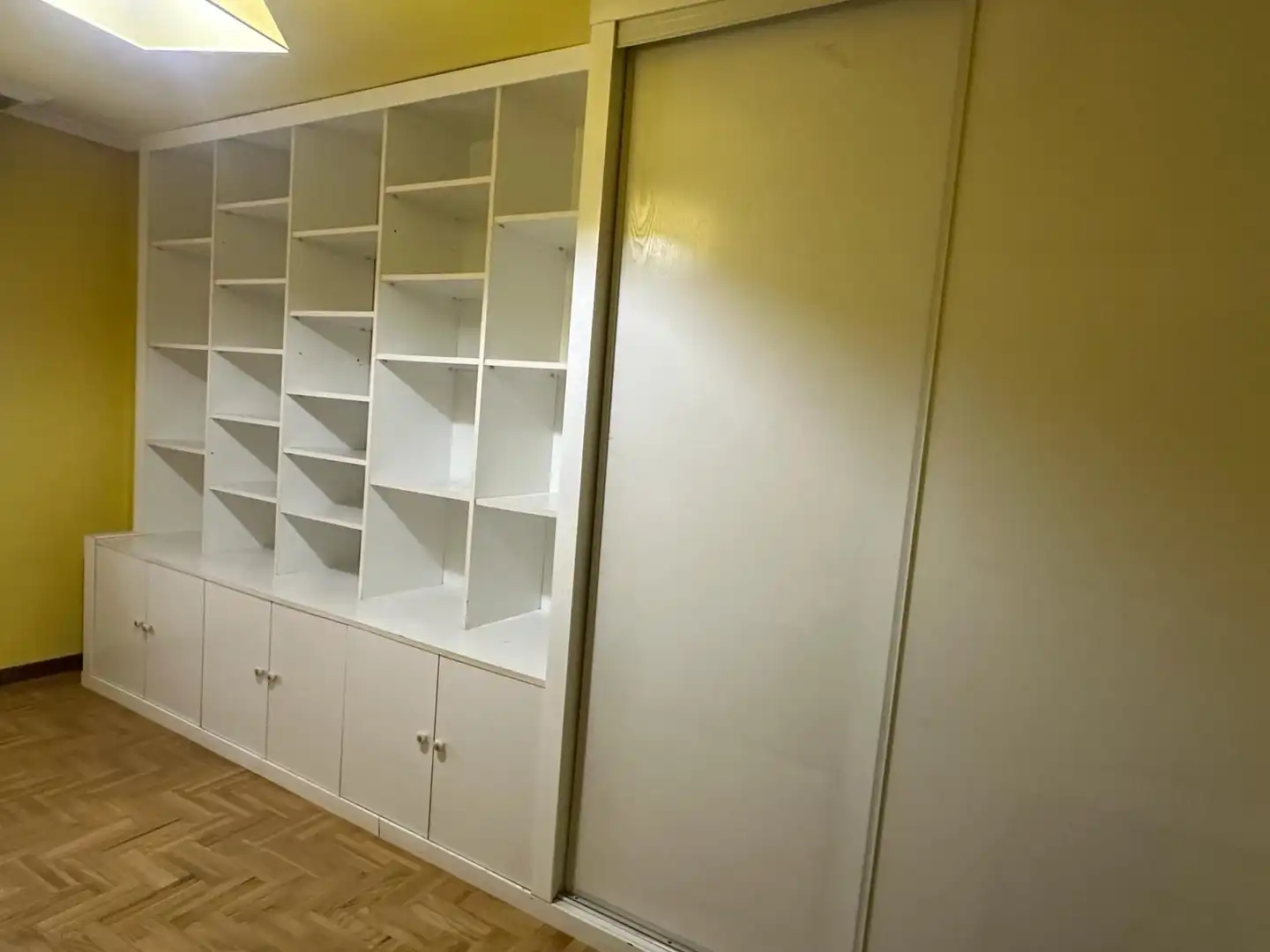Bedroom of Flat for rent in Avilés  with Heating, Parquet flooring and Storage room