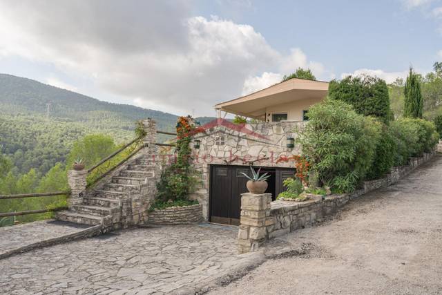 Finca rústica en Venta en Orpí