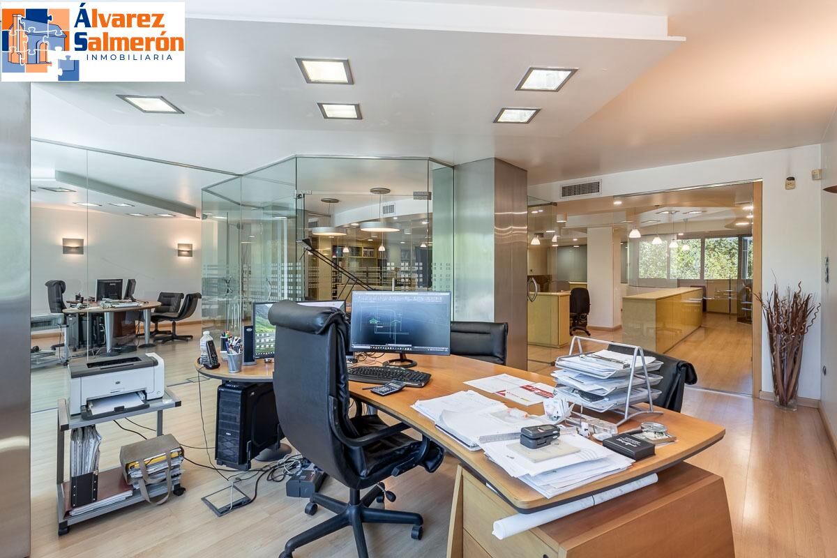 Local en venda en  Granada Capital amb Aire condicionat i Calefacció