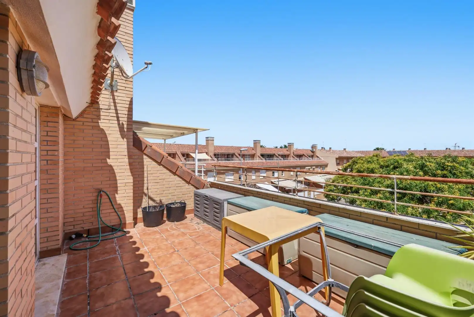 Terrassa de Casa adosada en venda en Sagunto / Sagunt amb Aire condicionat, Terrassa i Moblat