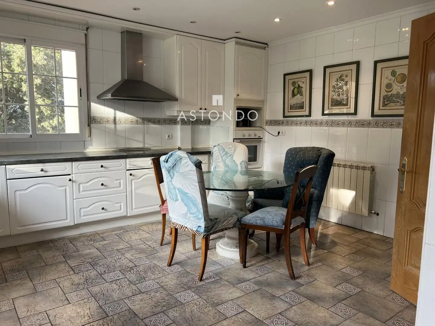 Cocina de Casa o chalet de alquiler en Ciudalcampo con Calefacción, Jardín privado y Terraza