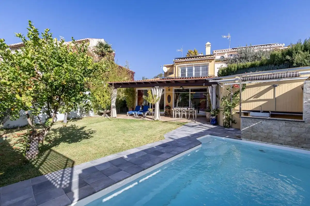 Casa amb terrassa en venda a Calle ZORAYA, imagen 2