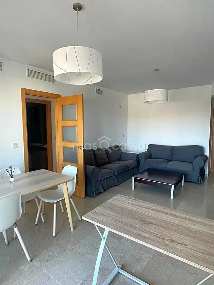 Sala d'estar de Pis de lloguer en La Línea de la Concepción amb Moblat i Balcó